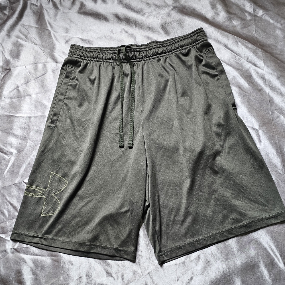 Under Armour Men's Athletic Shorts (M)